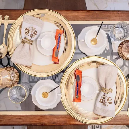 Private Museum Apartment With Antique Decor Bucureşti Exterior foto