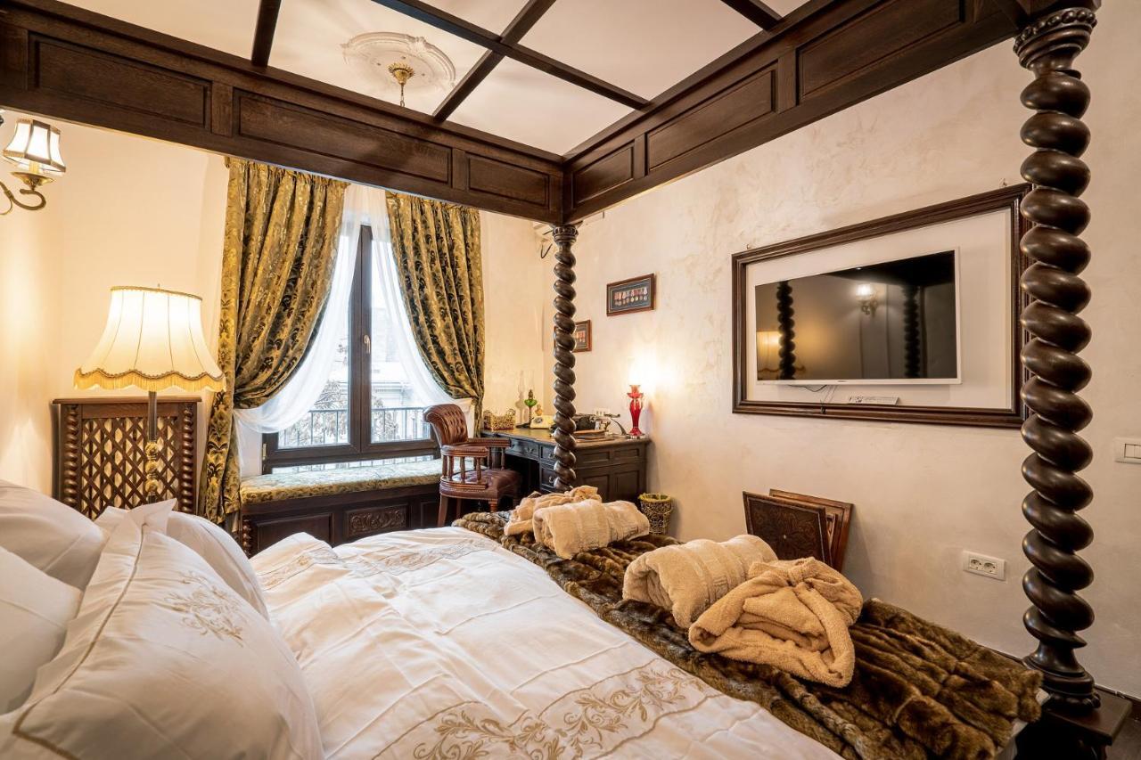 Private Museum With Antique Decor Bucarest