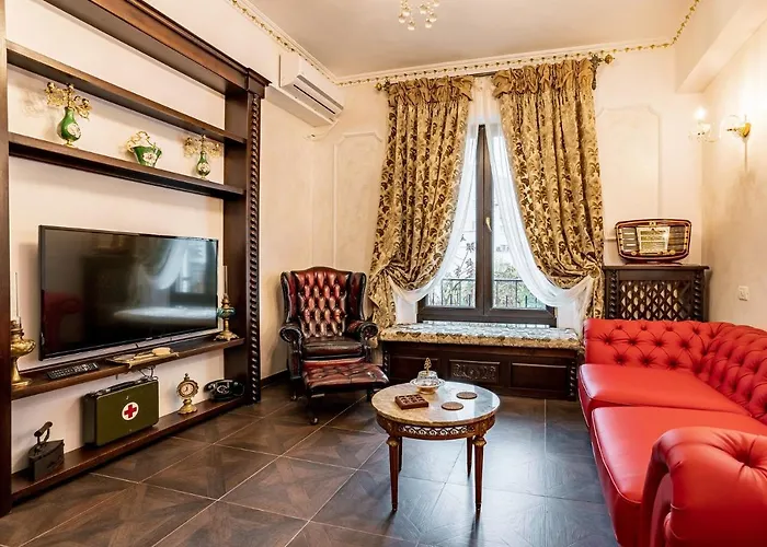 Private Museum Apartment With Antique Decor