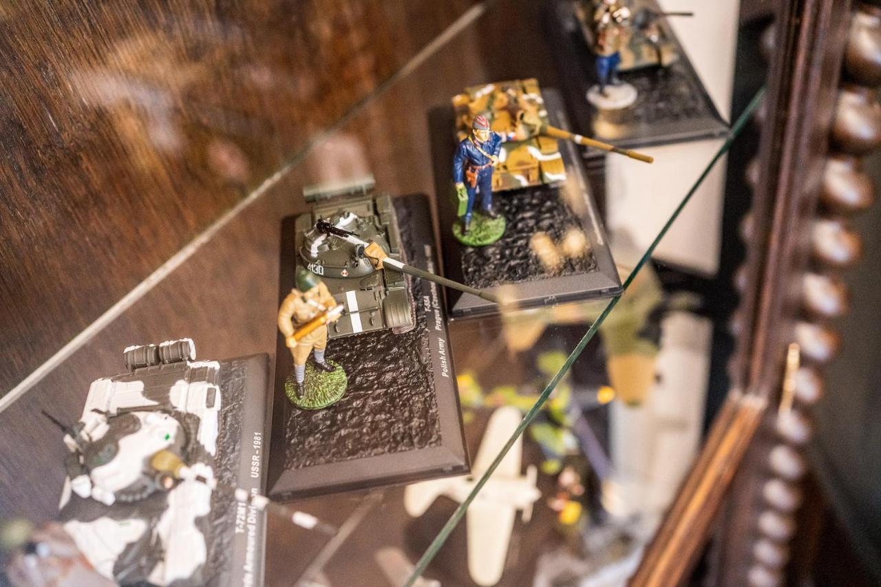 דירה Private Museum With Antique Decor